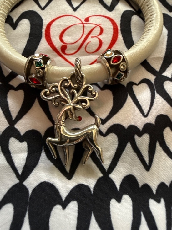 Brighton Jewelry White Christmas Bracelet with Holiday Beads and Reindeer Charm - Picture 5 of 6
